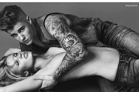 Justin Bieber khoe đồ lót của Calvin Klein trong chiến dịch mới