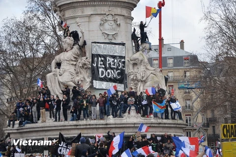 Paris: Hàng triệu người tuần hành tưởng nhớ nạn nhân vụ Charlie Hebdo