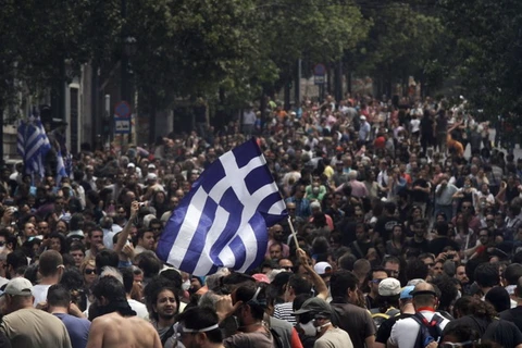 Hy Lạp tuần hành ủng hộ dỡ bỏ chính sách "thắt lưng buộc bụng"