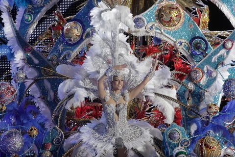 [Photo] Tây Ban Nha: "Truy tìm" Nữ hoàng lễ hội hóa trang Santa Cruz