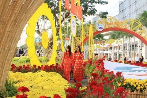 [Photo] TP.HCM rực rỡ khai mạc chợ hoa Xuân phục vụ người dân
