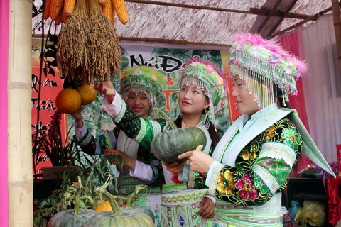 [Photo] Lễ hội đền Đuồm thu hút đông đảo đồng bào dân tộc tham gia