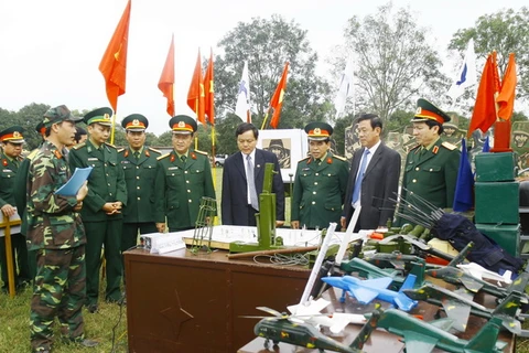 [Photo] Quảng Trị: Lực lượng vũ trang ra quân huấn luyện đầu năm