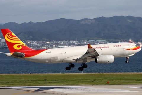 Máy bay Hong Kong Airlines hạ cánh khẩn cấp do đe dọa đánh bom