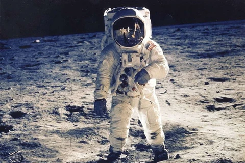 Nhìn lại 50 năm kể từ chuyến đi bộ ngoài không gian đầu tiên