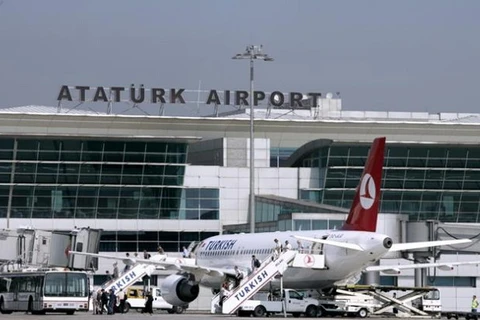 Máy bay Thổ Nhĩ Kỳ phải hạ cánh khẩn cấp do đe dọa đặt bom