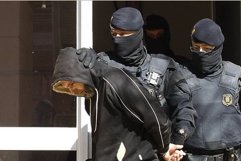 [Video] Tây Ban Nha bắt giữ 11 nghi can Hồi giáo cực đoan