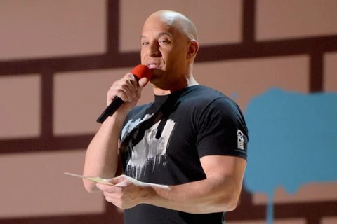Vin Diesel hát tri ân Paul Walker tại lễ trao giải MTV