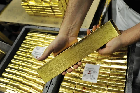 Số liệu kinh tế Mỹ yếu kém tiếp tục đẩy giá vàng lên cao