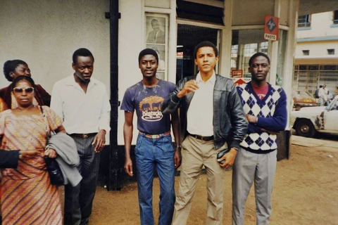 Obama ở Nairobi, Kenya năm 1987 trước khi tới học ở Trường Kinh tế Harvard (Mỹ). (Nguồn: mashable)