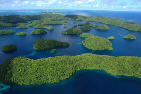 Quần đảo Rock bao gồm 250 tói 445 đảo san hô có diện tích 47km2. Nơi đây được công nhân là di sản thế giới UNESCO từ năm 2012.