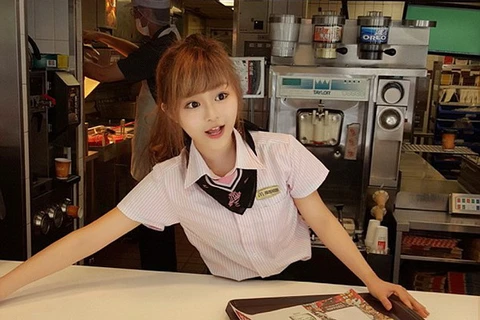 Hsu Wei-han đã nhanh chóng được mệnh danh là 'hot girl McDonald' nhờ khuôn mặt xinh như búp bê. 