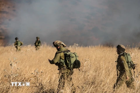 Binh sỹ Israel tuần tra tại cao nguyên Golan ngày 20/8. (Nguồn: THX/TTXVN) 