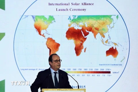 Tổng thống Pháp Francois Hollande phát biểu tại Hội nghị COP21 ở thủ đô Paris. (Nguồn: AFP/TTXVN)