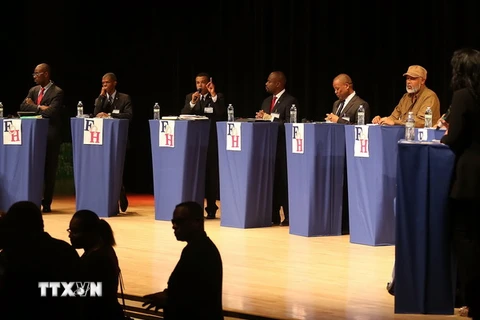 Các ứng viên tranh cử Tổng thống, đại diện cho các đảng phái Haiti trong cuộc tranh luận tại North Miami, Florida (Mỹ) ngày 4/10. (Nguồn: AFP/TTXVN) 