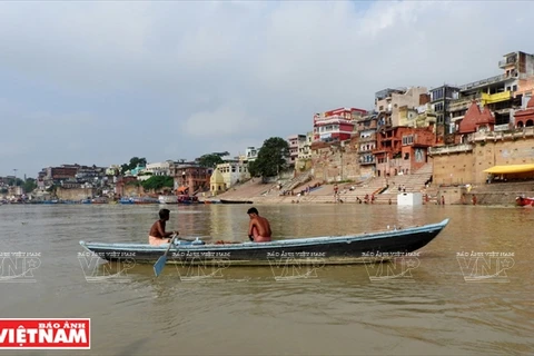 Sông Hằng là một trong những dòng sông linh thiêng nhất tại Ấn Độ.