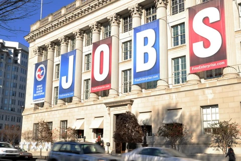 Quang cảnh bên ngoài tòa nhà Phòng Thương mại Mỹ ở Washington, DC. (Nguồn: AFP/TTXVN) 
