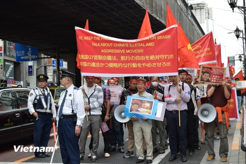 Người Việt Nam ở Tokyo biểu tình phản đối hành động ngang ngược của Trung Quốc.