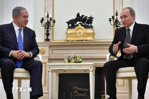 Tổng thống Nga hội đàm với Thủ tướng Israel. (Nguồn: AFP/TTXVN) 