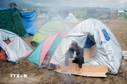 Người di cư tại khu lều tạm trên biên giới Hy Lạp - Macedonia gần làng Idomeni ngày 3/5. (Nguồn: AFP/TTXVN) 