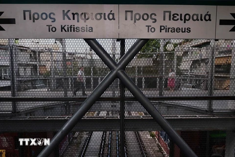 Ga tàu hỏa ở Athens, Hy Lạp đóng cửa ngày 6/5 trong thời gian diễn ra đình công. (Nguồn: AFP/TTXVN) 