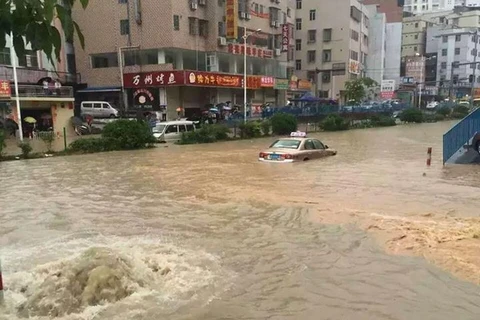 Mưa lớn khiến vùng đồng bằng Trung Quốc chìm trong biển nước.