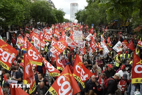 Biểu tình phản đối luật cải cách lao động ở Paris ngày 14/6. (Nguồn: AFP/TTXVN)