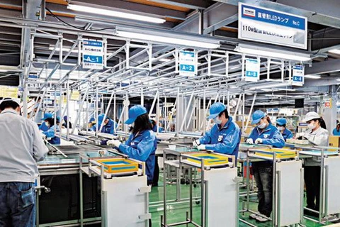 Sản lượng công nghiệp của Nhật Bản sụt giảm lần đầu tiên từ đầu năm