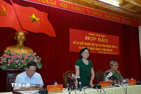 Đồng chí Phạm Thị Thanh Trà, Chủ tịch Uỷ ban Nhân dân tỉnh chủ trì buổi họp báo. (Ảnh: Thế Duyệt/TTXVN)