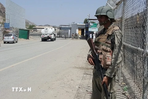 Binh sỹ Pakistan gác tại khu vực biên giới. (Nguồn: AFP/TTXVN) 