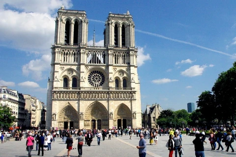 Nhà thờ Đức Bà, một trong những địa điểm du lịch nổi tiếng tại Paris. (Nguồn: frenchmoments.eu)