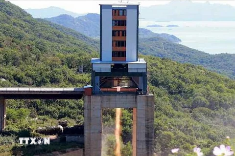 Thử nghiệm trên mặt đất động cơ tên lửa công suất lớn tại Trung tâm phóng vệ tinh Sohae của Triều Tiên ngày 20/9. (Nguồn: Yonhap/TTXVN) 