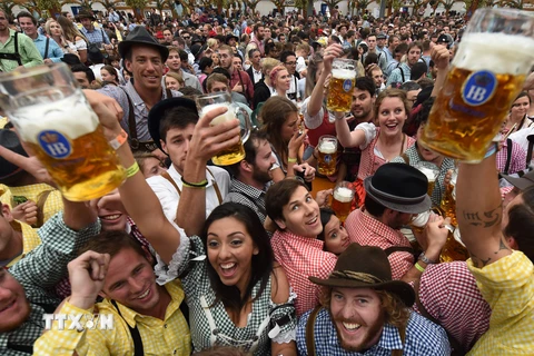 "Say lắc" với lễ hội bia Oktoberfest ngay tại Việt Nam