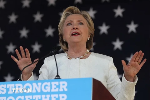 Bà Hillary Clinton trong chiến dịch tranh cử ở Dade City, bang Florida ngày 1/11. (Nguồn: AFP/TTXVN) 