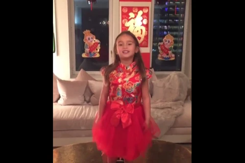 Cháu gái ông Donald Trump gây sốt khi ngâm thơ tiếng Trung
