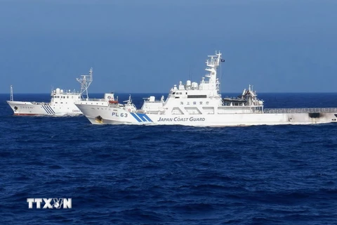 Tàu hải giám của Trung Quốc đi vào vùng biển xung quanh quần đảo Senkaku. (Nguồn: AFP/TTXVN) 