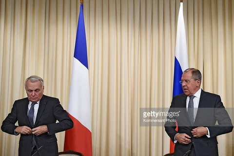 Ngoại trưởng Nga (phải) và Pháp. (nguồn: Getty Images)