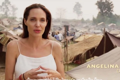 "First They Killed My Father" được Angelina Jolie dàn dựng theo cuốn hồi ký của nhà hoạt động nhân quyền Campuchia Loung Ung. (Nguồn: Harper's Bazaar)