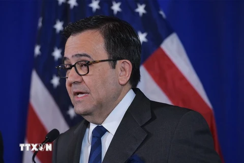 Bộ trưởng Tài chính Mexico Ildefonso Guajardo tại cuộc họp báo ở Washington, DC, Mỹ ngày 10/3. (Nguồn: AFP/TTXVN)