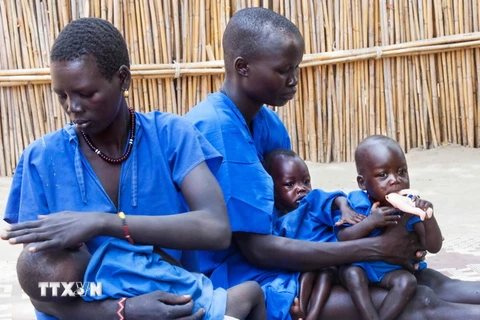 Trẻ em bị suy dinh dưỡng tại Ganyiel, quận Panyijiar, Nam Sudan. (Nguồn: AFP/TTXVN) 