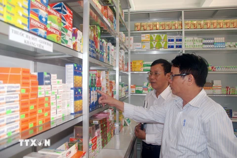 Nhiều quầy thuốc ở Hà Nội vi phạm về niêm yết giá 