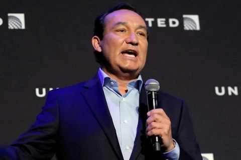 CEO United Airlines xuất hiện trên truyền hình sau vụ kéo khách