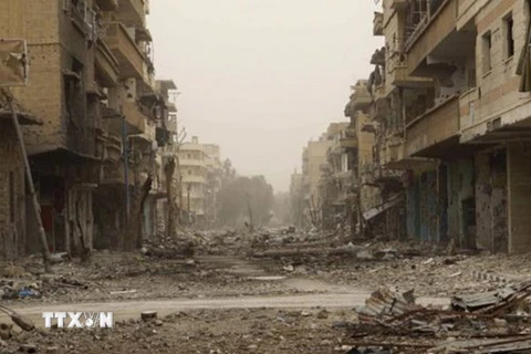 Cảnh đổ nát tại Deir al-Zor, Syria sau các cuộc không kích. (Nguồn: REUTERS/TTXVN) 