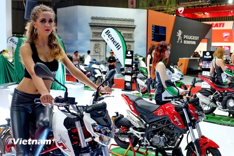 Nhiều sản phẩm mới ra mắt của các thương hiệu xe máy, môtô nổi tiếng được giới thiệu tại Vietnam Motorcycle Show 2017. (Ảnh: Thế Anh/Vietnam+)