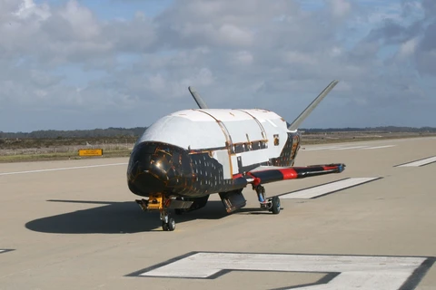 Úp mở đằng sau sứ mệnh lịch sử của tàu vũ trụ X-37B 