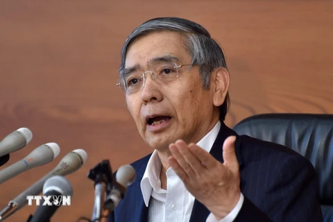 Thống đốc Ngân hàng Trung ương Haruhiko Kuroda tại cuộc họp báo ở Tokyo. (Nguồn: AFP/TTXVN) 