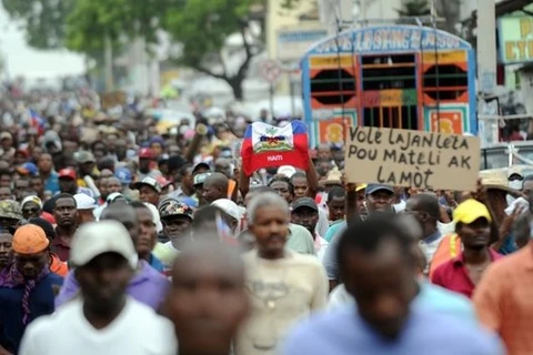 Khủng hoảng kinh tế và chính trị dẫn tới biểu tình tại Haiti 