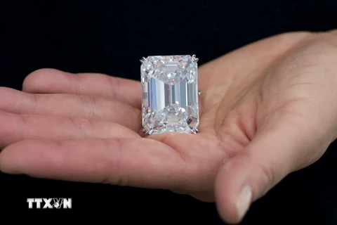 Trưng bày viên kim cương khủng nặng tới 100,2 carat tại California