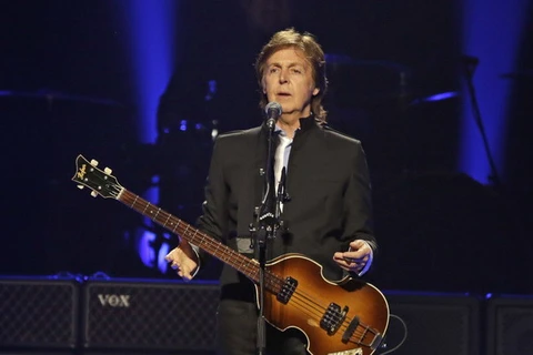 Paul McCartney thể hiện lại ca khúc hit của The Beatles tại Nhật Bản