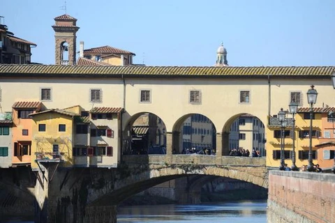 Cây cầu nổi tiếng Ponte Vecchio của thành phố Florence. (Nguồn: britannica)